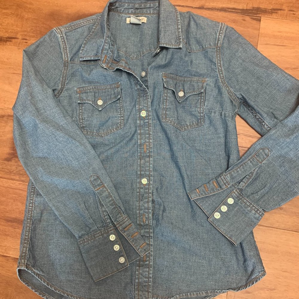 Ladies Denim Western Shirt by Lucky, size Small tapered blue Denim